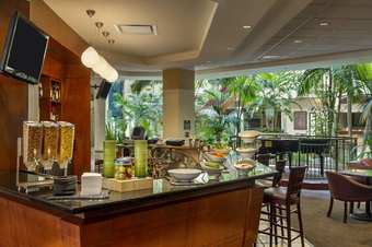 Hotel Embassy Suites Tampa - Usf/near Busch Gardens