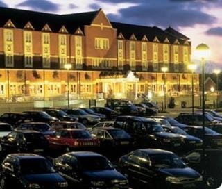 Village Cardiff - Hotel & Leisure Club