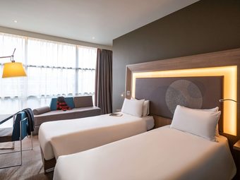 Hotel Novotel London Heathrow Airport T1 T2 And T3