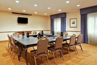 Hotel Country Inn & Suites By Radisson, Decatur, Il