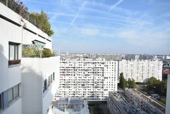 Top Floor 1 Bedroom Apartment Near Gare De Lyon