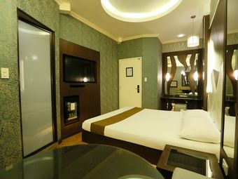 Hotel Victoria Court Gil Puyat