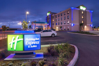 Hotel Holiday Inn Express And Suites Bakersfield Airport