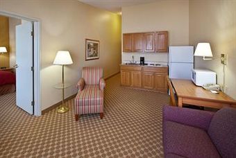 Holiday Inn Express & Suites - Omaha - 120th And Maple, An Ihg Hotel