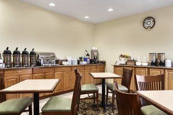Hotel Country Inn & Suites By Carlson Marion