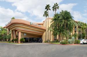 Hotel Embassy Suites Phoenix - Biltmore