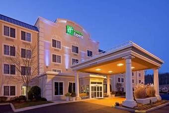 Holiday Inn Express Boston/milford Hotel